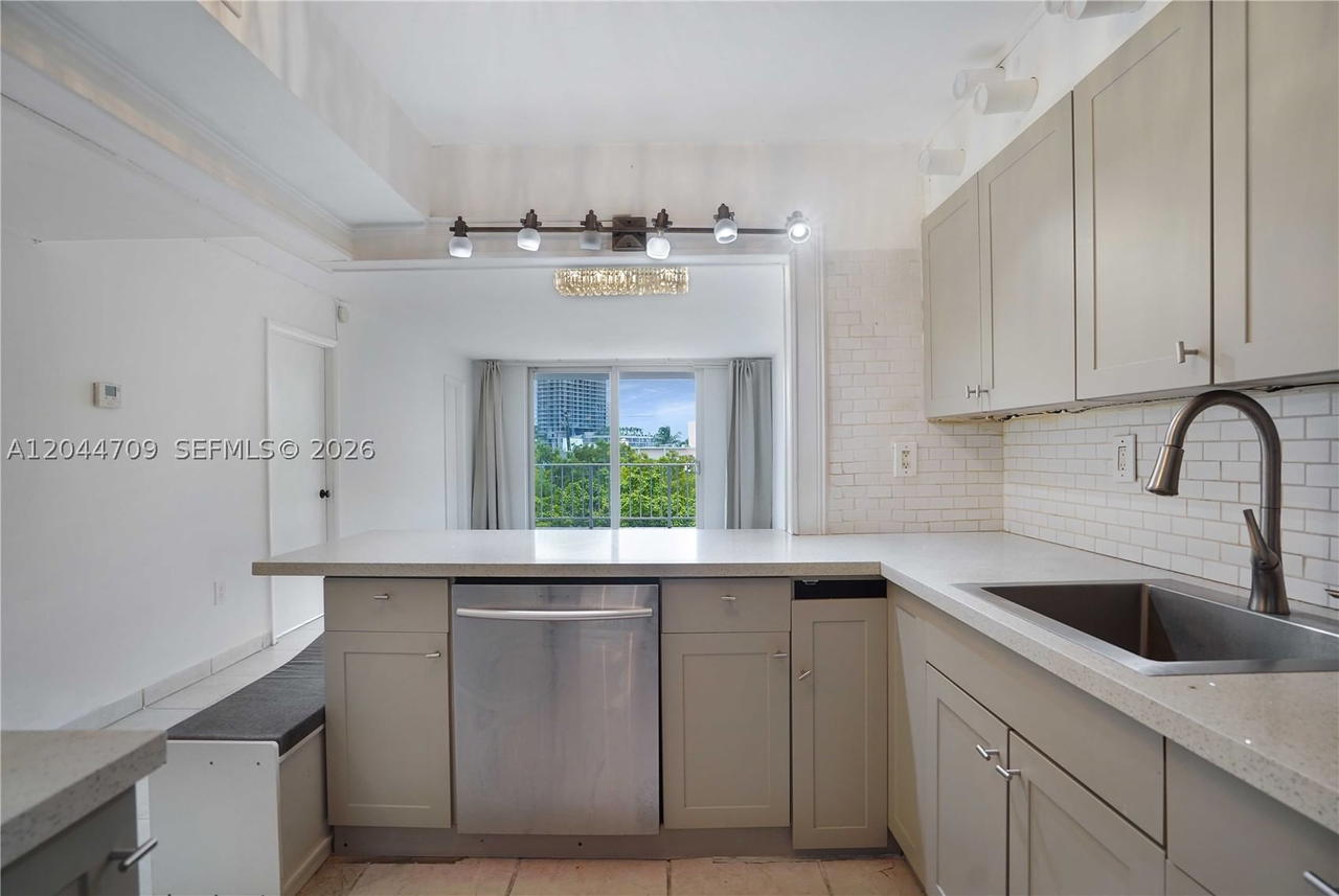 Real estate property located at 6900 Bay Dr #3H, Miami-dade, Stanton House Condo, Miami Beach, FL