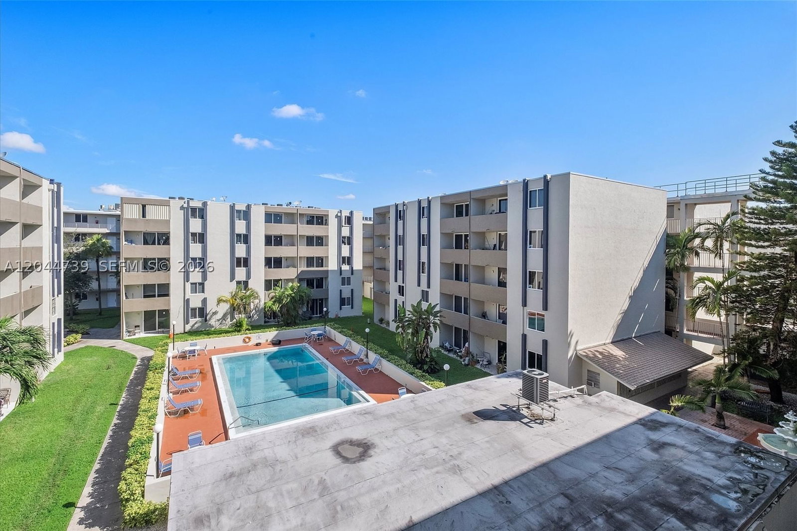 Real estate property located at 10090 80th Ct #1540, Miami-dade, Samari Lake East Condo, Hialeah Gardens, FL