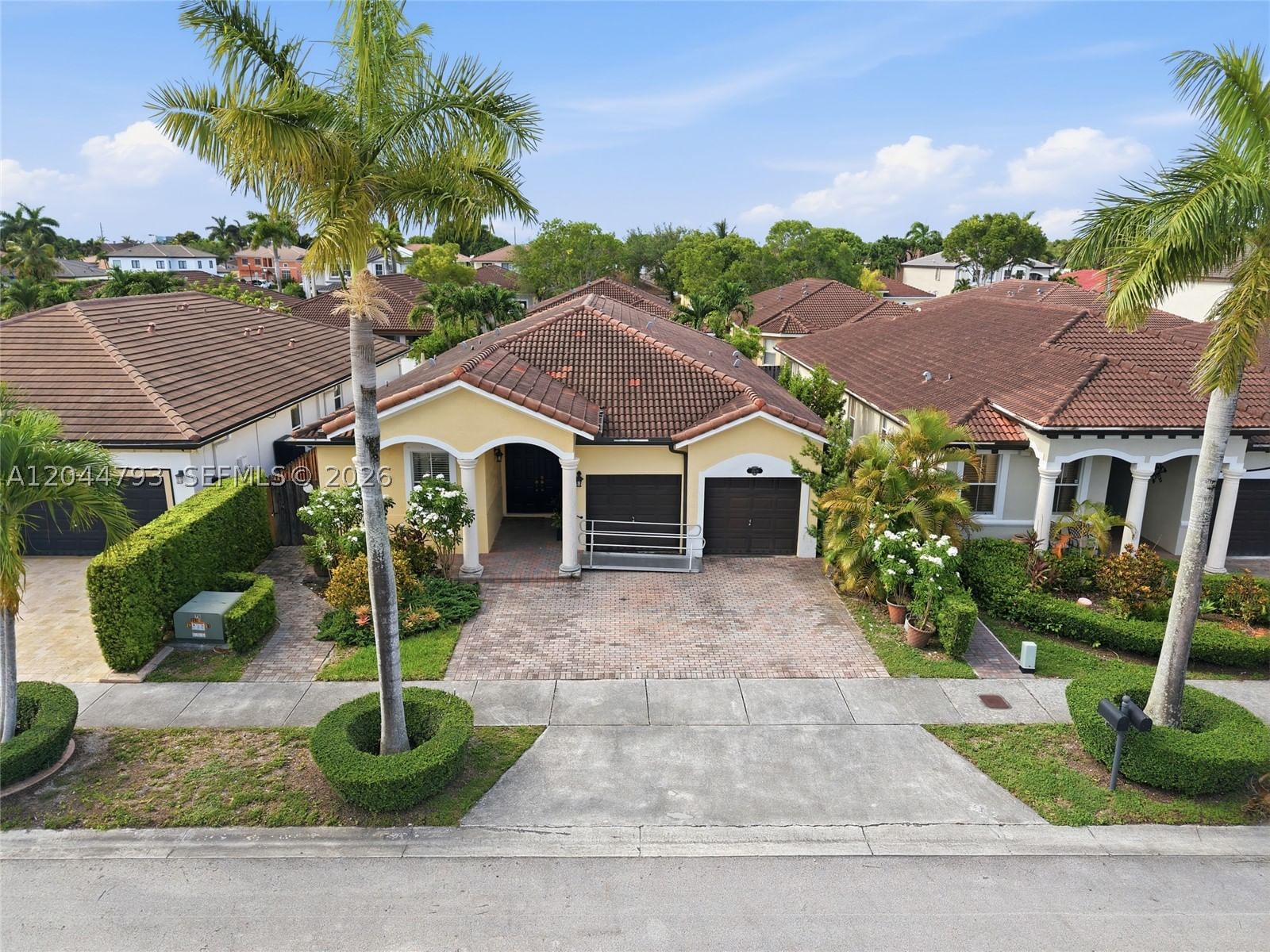 Real estate property located at 15125 12th Ter, Miami-dade, Grand Lakes Phase Ii, Miami, FL