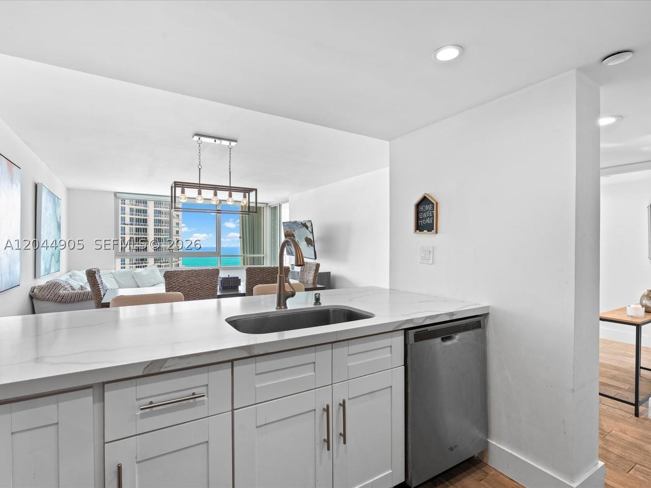 Real estate property located at 400 Pointe Dr #1102, Miami-dade, South Pointe Towers Condo, Miami Beach, FL