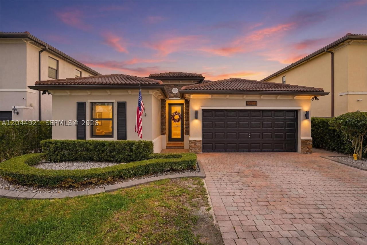 Real estate property located at 16572 43rd Lane, Miami-dade, Interlaken, Miami, FL