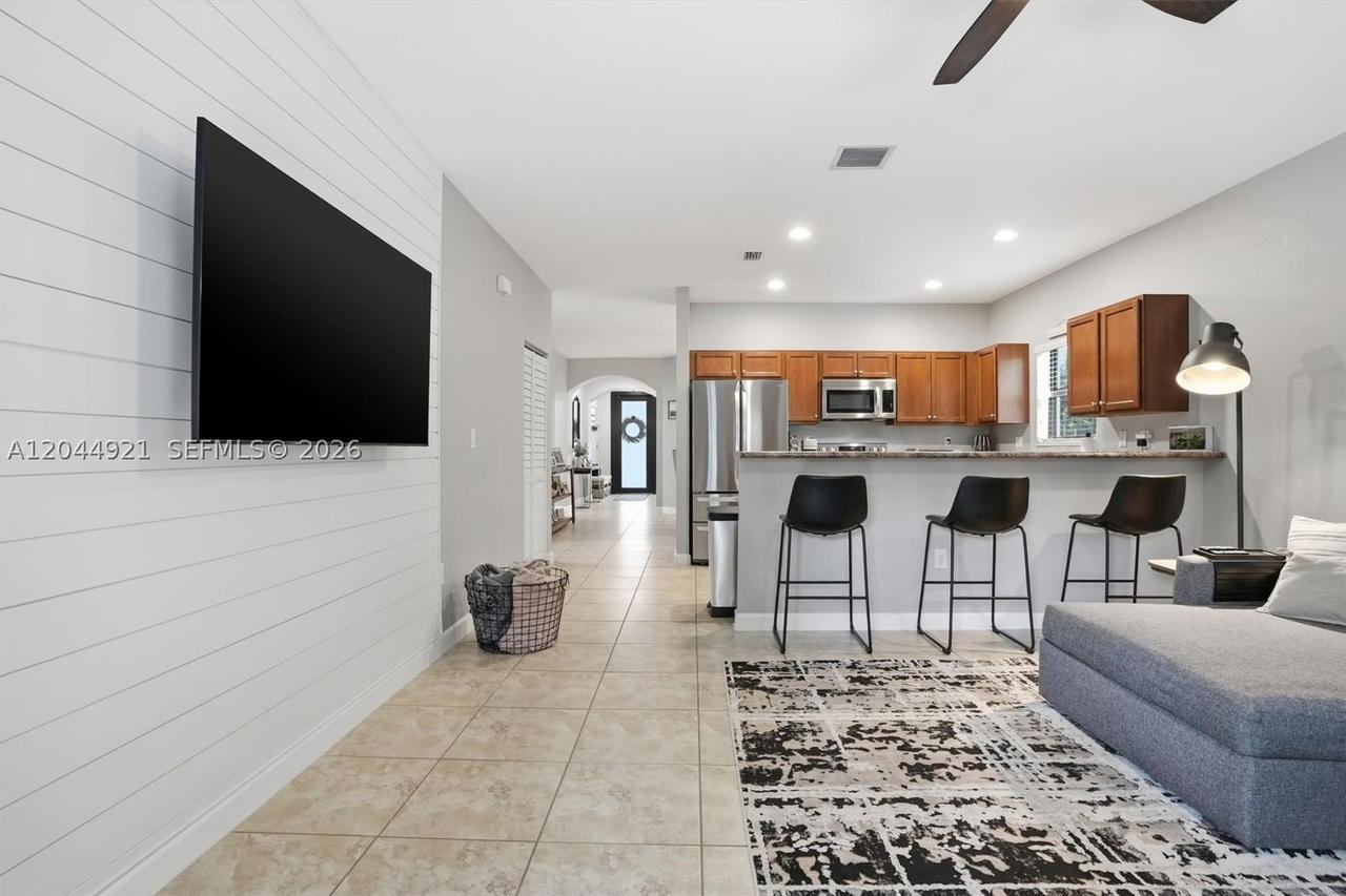 Real estate property located at 16572 43rd Lane, Miami-dade, Interlaken, Miami, FL