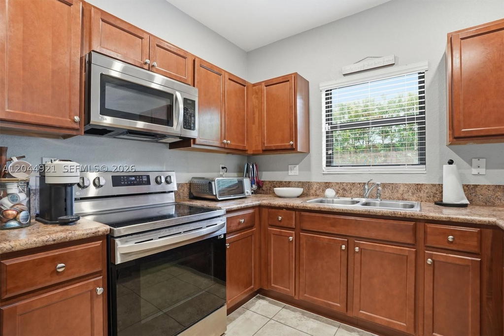 Real estate property located at 16572 43rd Lane, Miami-dade, Interlaken, Miami, FL