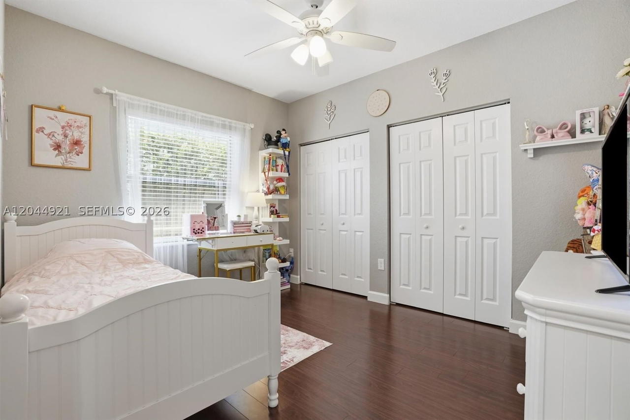 Real estate property located at 16572 43rd Lane, Miami-dade, Interlaken, Miami, FL