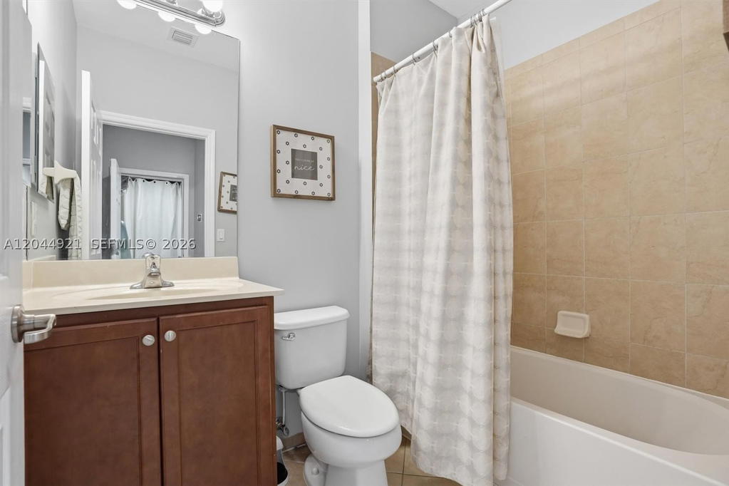 Real estate property located at 16572 43rd Lane, Miami-dade, Interlaken, Miami, FL