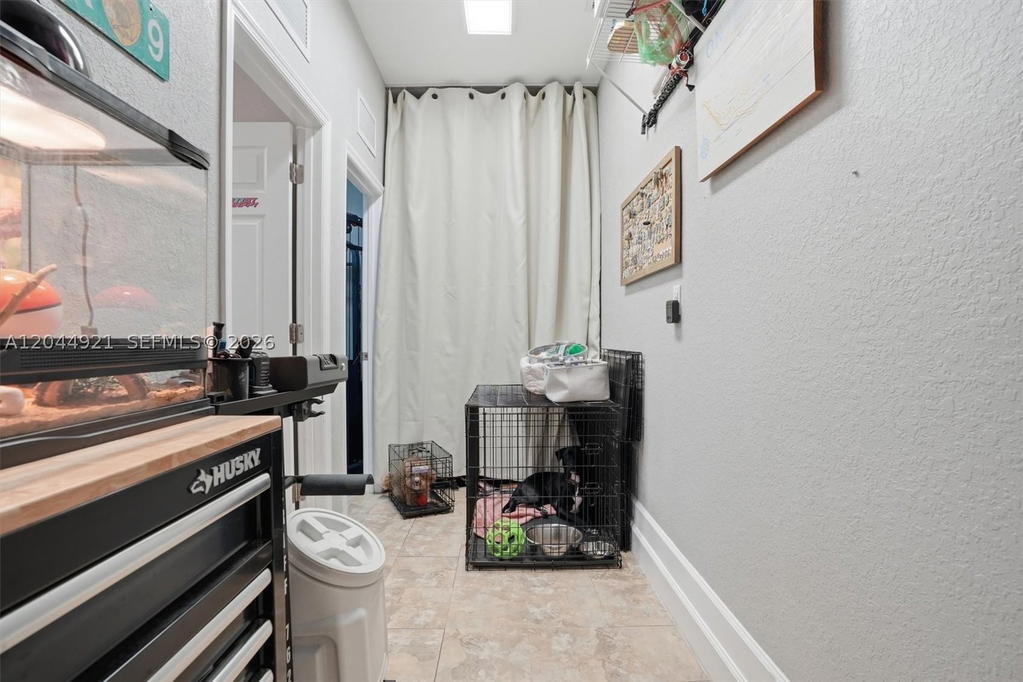 Real estate property located at 16572 43rd Lane, Miami-dade, Interlaken, Miami, FL