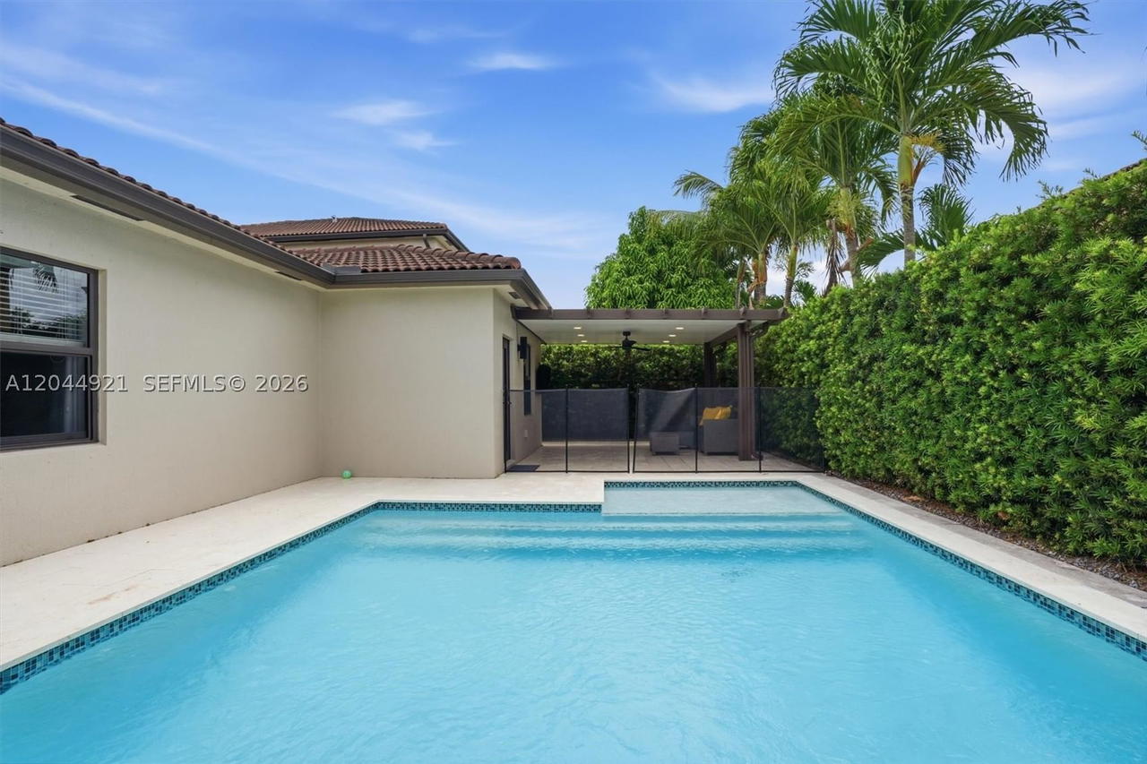 Real estate property located at 16572 43rd Lane, Miami-dade, Interlaken, Miami, FL