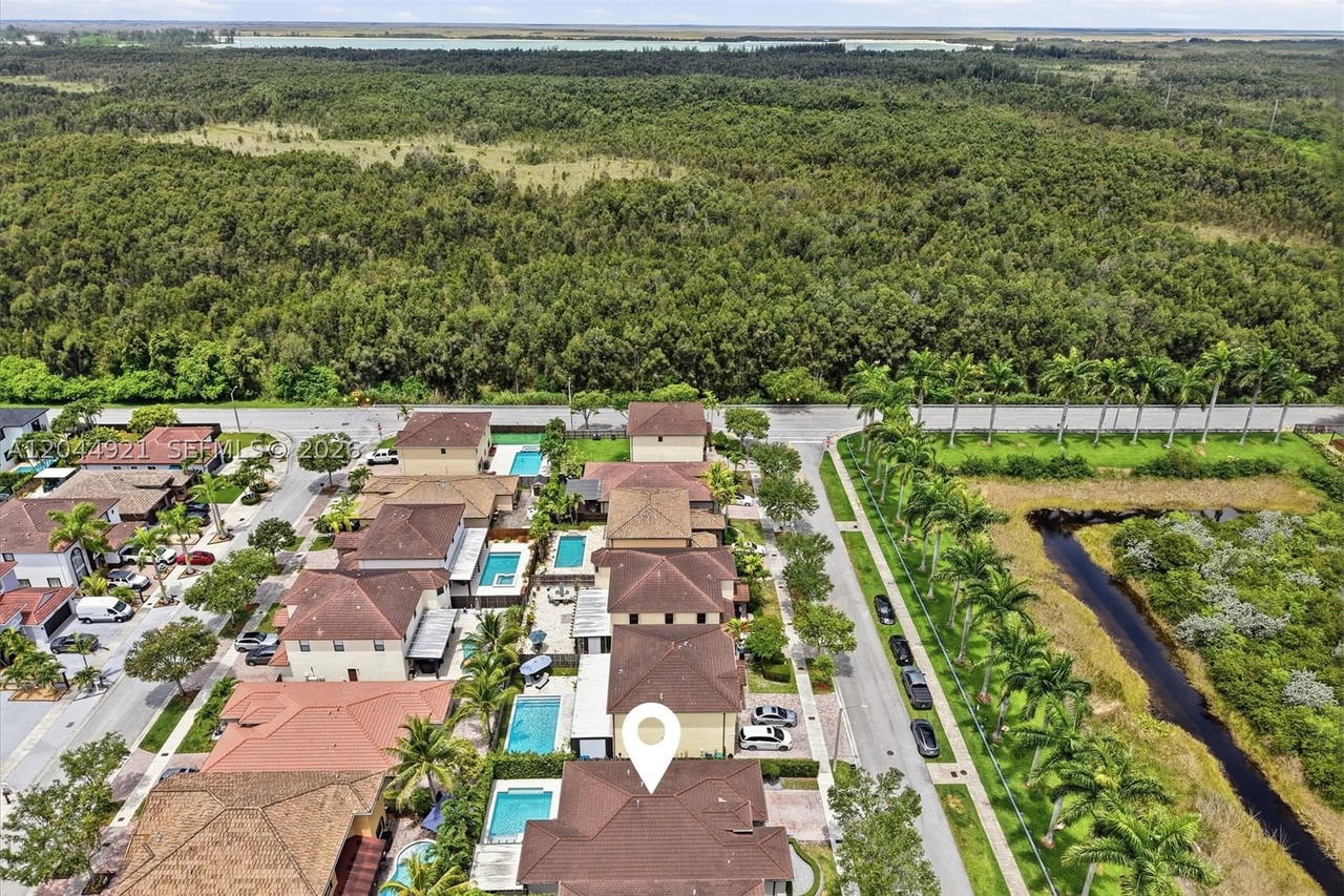 Real estate property located at 16572 43rd Lane, Miami-dade, Interlaken, Miami, FL