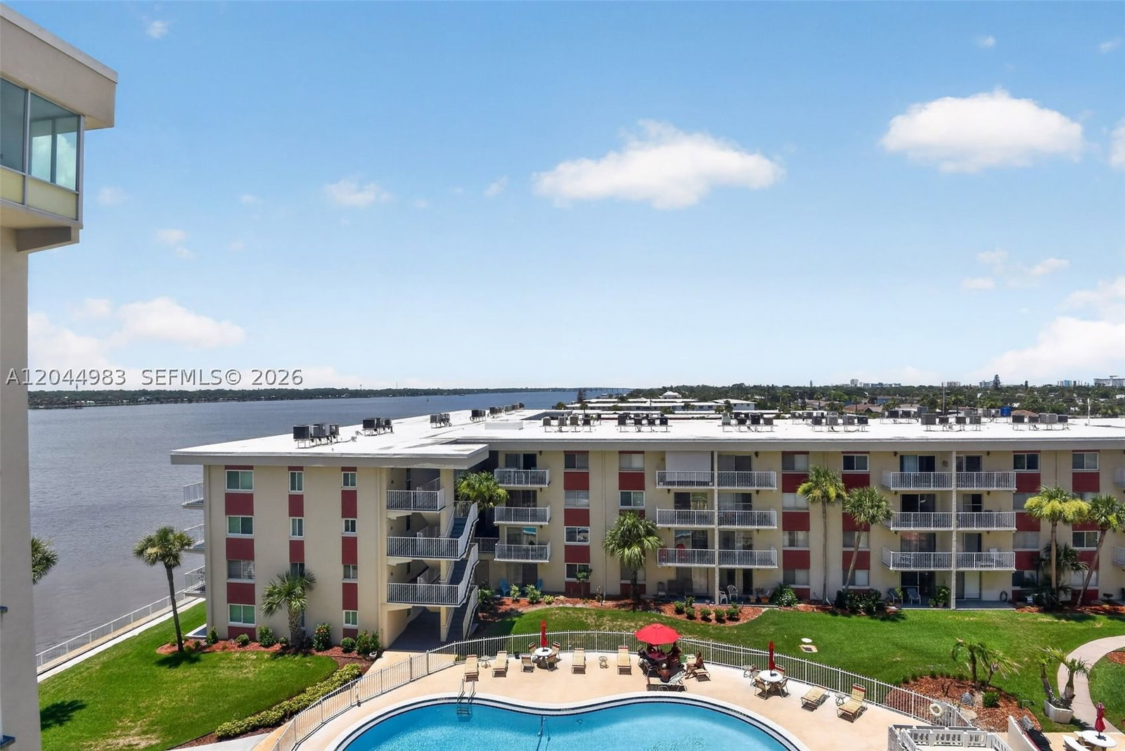 Real estate property located at 2711 HALIFAX AVE #693, Volusia, Riverside Condo, Daytona Beach, FL