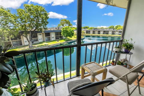 Real estate property located at 8020 Colony Circle N. #304, Broward, Versailles Gardens Condo, Tamarac, FL