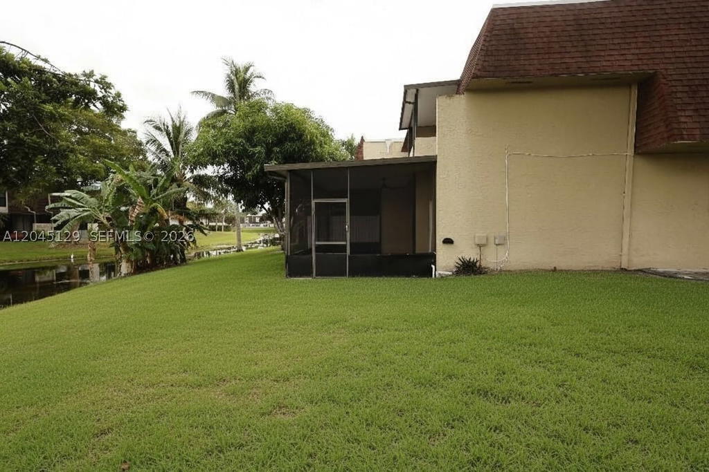 Real estate property located at 8985 Palm Tree Ln #8985, Broward, Westview Condominium No O, Pembroke Pines, FL