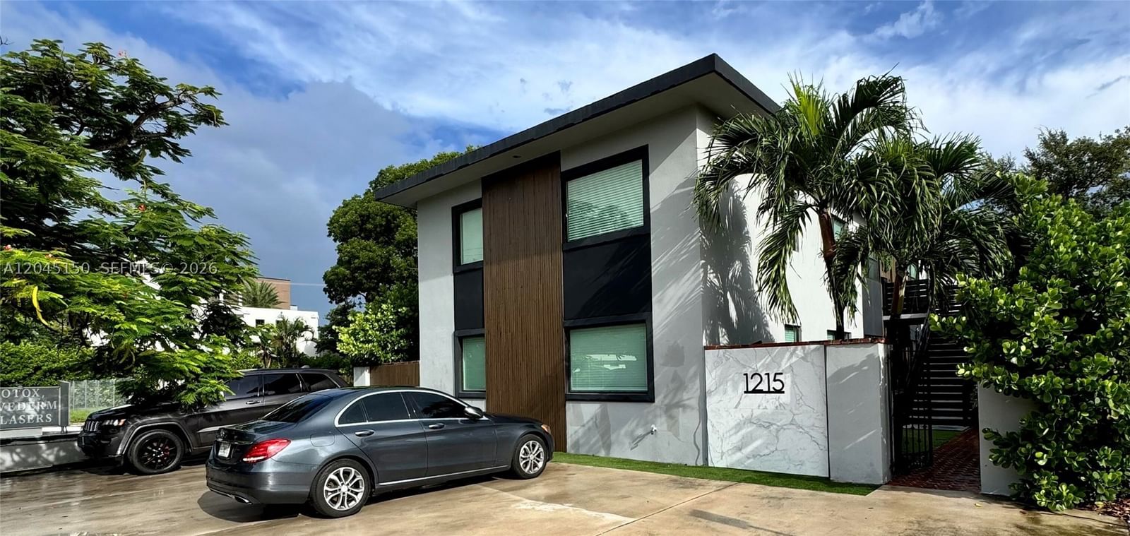 Real estate property located at 1215 Broward Blvd, Broward, Dames & Young Resub Blk, Fort Lauderdale, FL