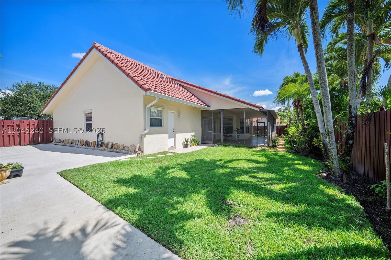 Real estate property located at 4870 Hawkes Bluff Ave, Broward, Hawkes Bluff, Davie, FL