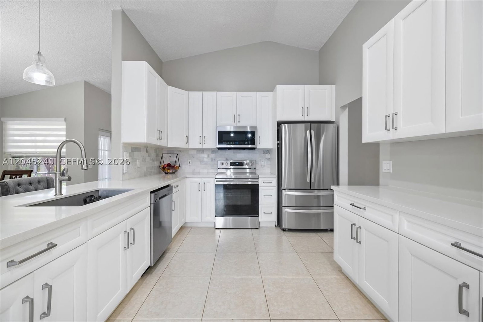 Real estate property located at 4870 Hawkes Bluff Ave, Broward, Hawkes Bluff, Davie, FL