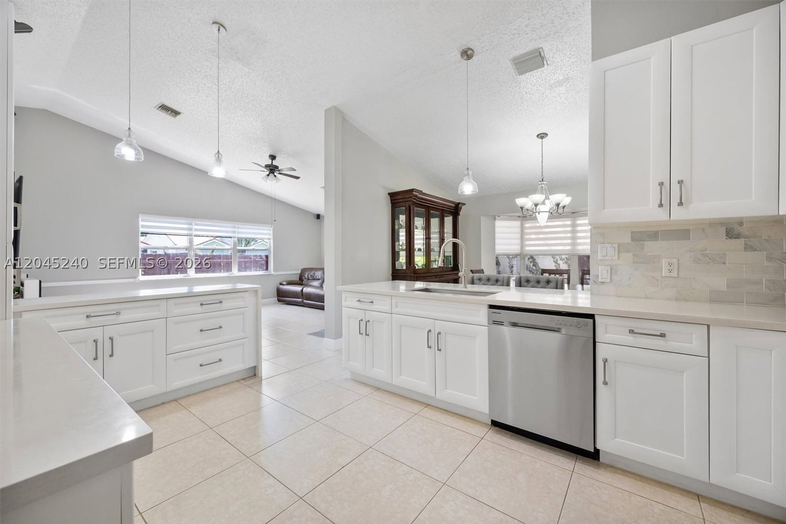 Real estate property located at 4870 Hawkes Bluff Ave, Broward, Hawkes Bluff, Davie, FL
