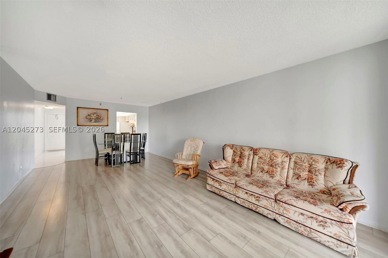 Real estate property located at 2571 Aragon Blvd #220, Broward, Aragon Phase 1a Condo, Sunrise, FL