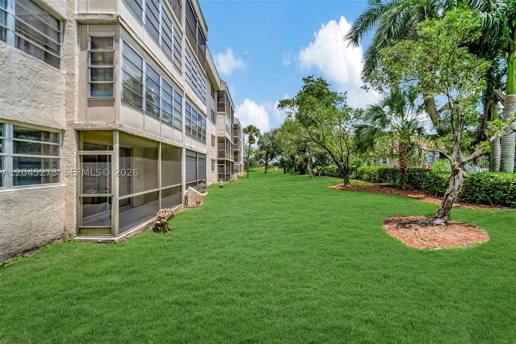Real estate property located at 2571 Aragon Blvd #220, Broward, Aragon Phase 1a Condo, Sunrise, FL