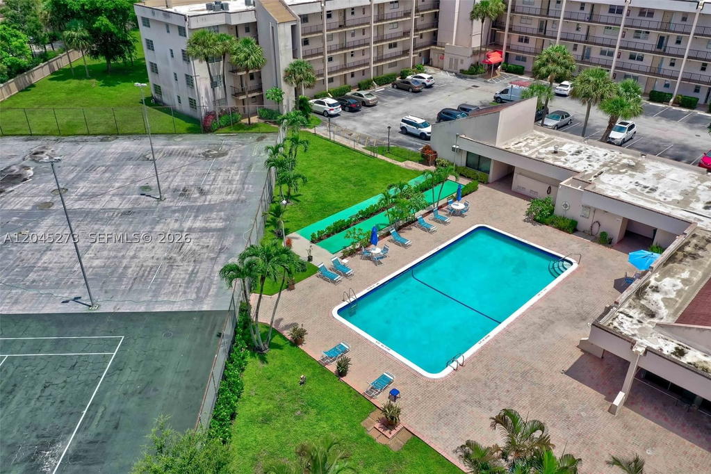 Real estate property located at 2571 Aragon Blvd #220, Broward, Aragon Phase 1a Condo, Sunrise, FL
