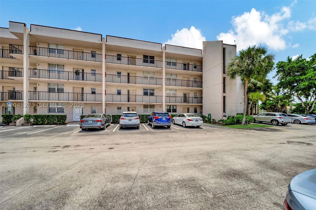Real estate property located at 2571 Aragon Blvd #220, Broward, Aragon Phase 1a Condo, Sunrise, FL