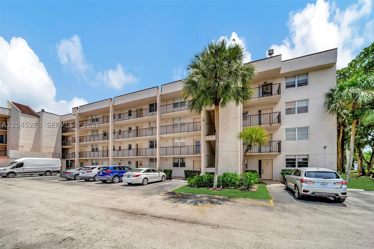 Real estate property located at 2571 Aragon Blvd #220, Broward, Aragon Phase 1a Condo, Sunrise, FL