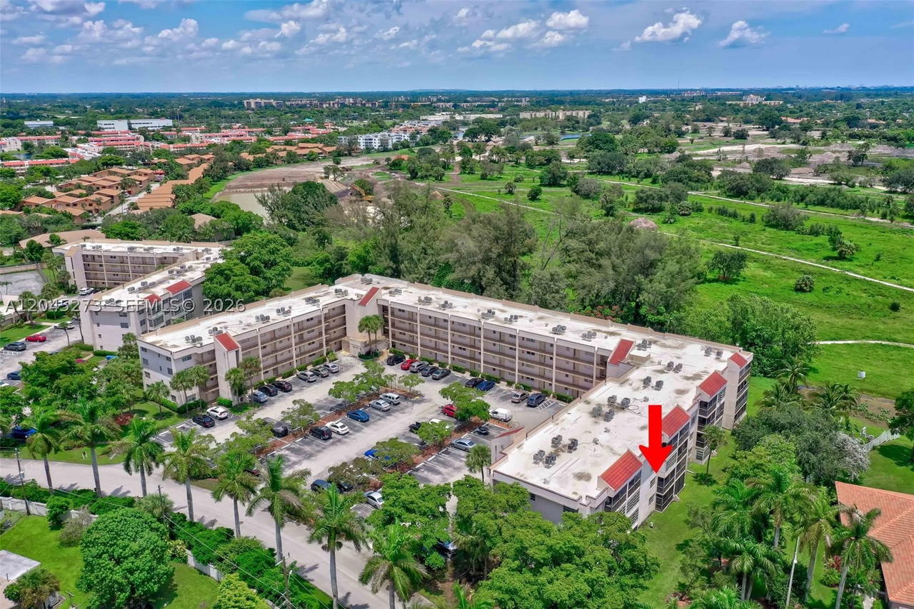 Real estate property located at 2571 Aragon Blvd #220, Broward, Aragon Phase 1a Condo, Sunrise, FL