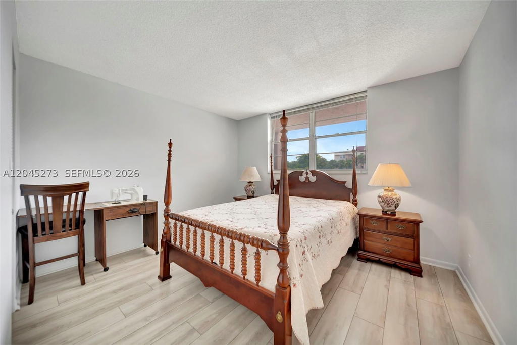 Real estate property located at 2571 Aragon Blvd #220, Broward, Aragon Phase 1a Condo, Sunrise, FL