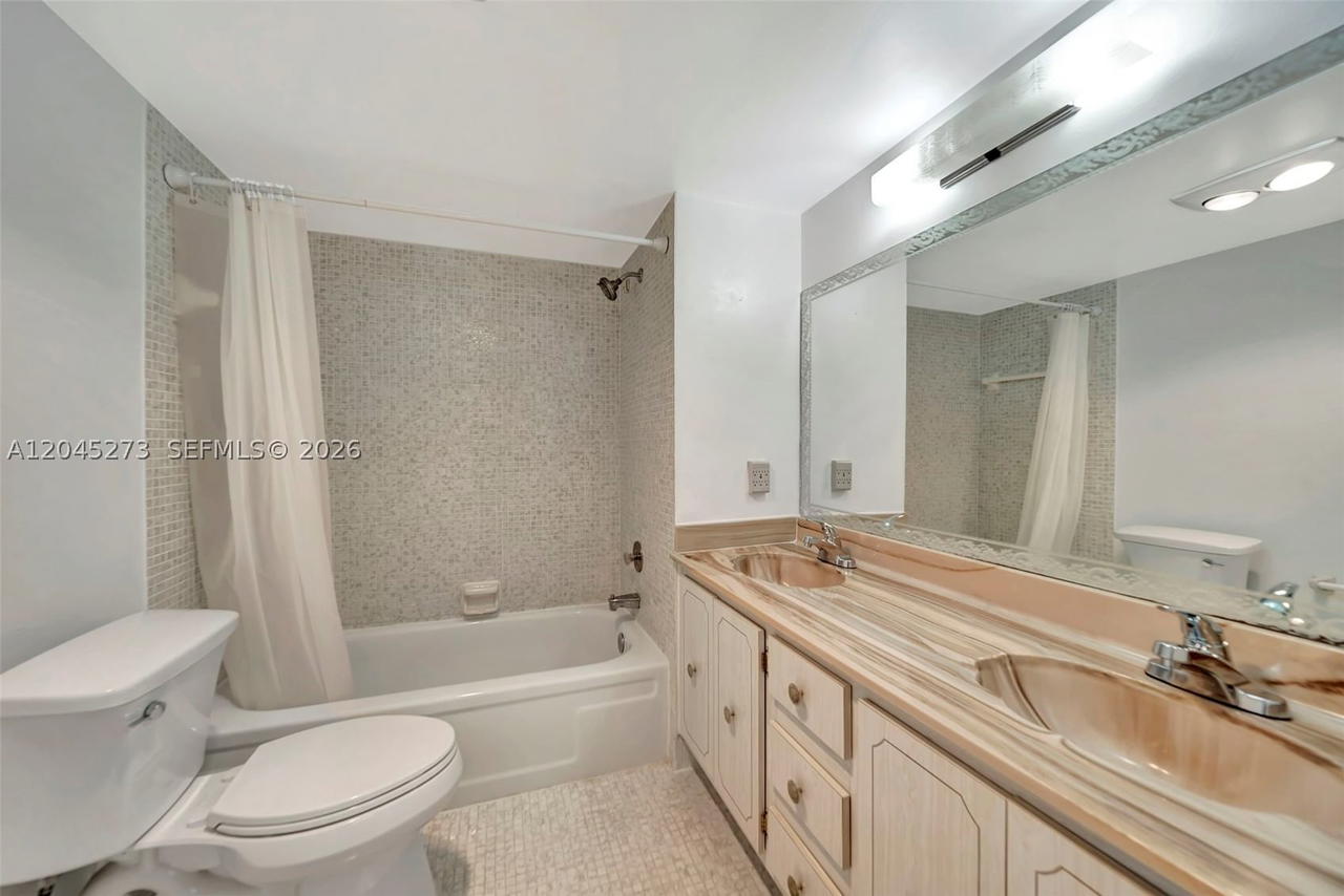 Real estate property located at 2571 Aragon Blvd #220, Broward, Aragon Phase 1a Condo, Sunrise, FL
