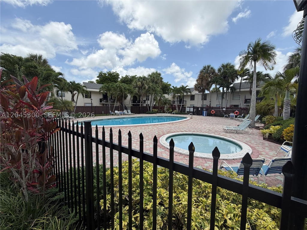 Real estate property located at 8303 142nd Ave D206, Miami-dade, Captiva Lakes Villas Cond, Miami, FL