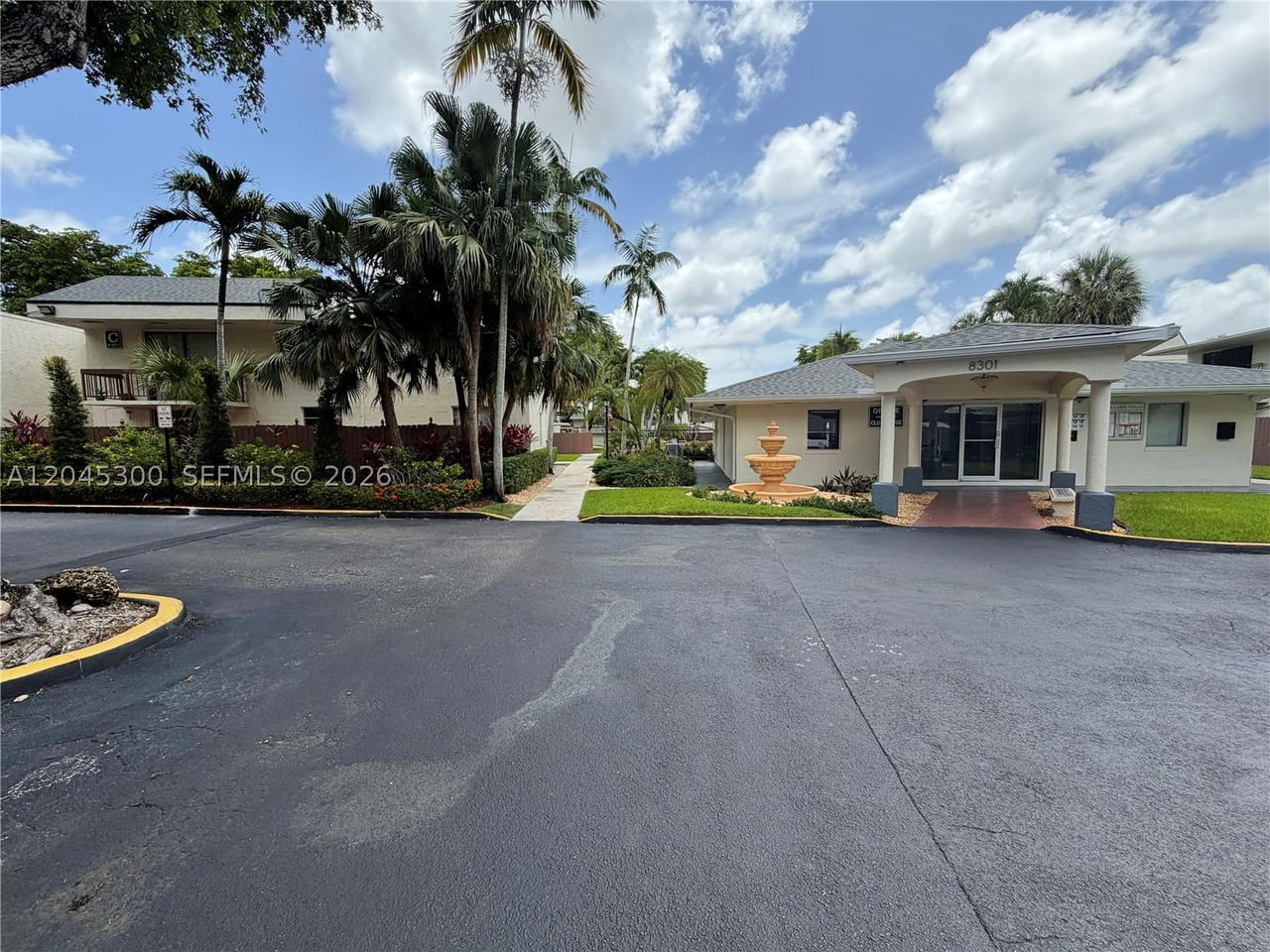Real estate property located at 8303 142nd Ave D206, Miami-dade, Captiva Lakes Villas Cond, Miami, FL