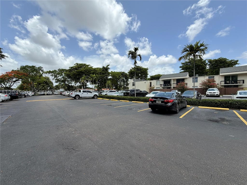 Real estate property located at 8303 142nd Ave D206, Miami-dade, Captiva Lakes Villas Cond, Miami, FL