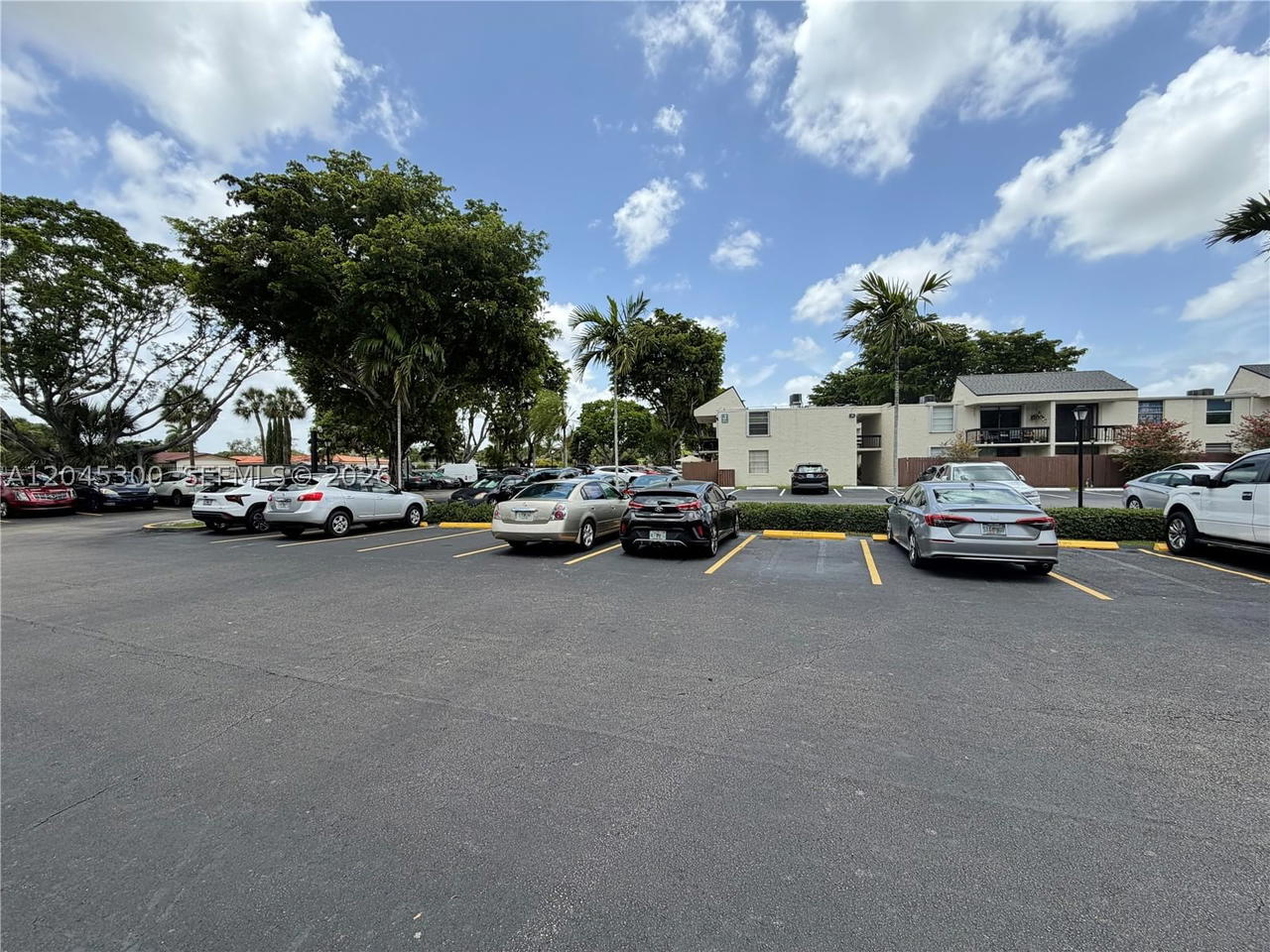 Real estate property located at 8303 142nd Ave D206, Miami-dade, Captiva Lakes Villas Cond, Miami, FL