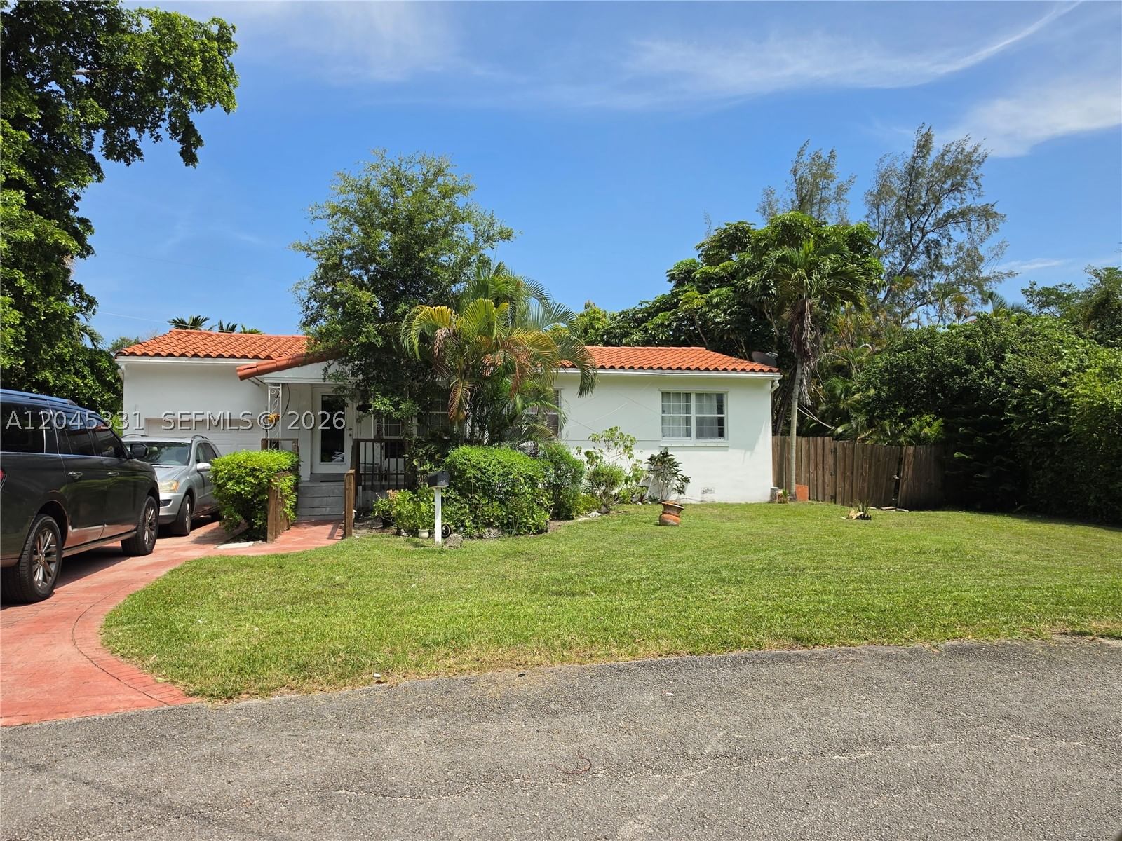 Real estate property located at 10801 10th Ave, Miami-dade, Davis Addn To Bisc Park V, Biscayne Park, FL