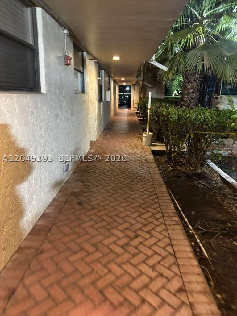 Real estate property located at 109 Lake Emerald Dr #105, Broward, Lake Emerald Condominium, Oakland Park, FL