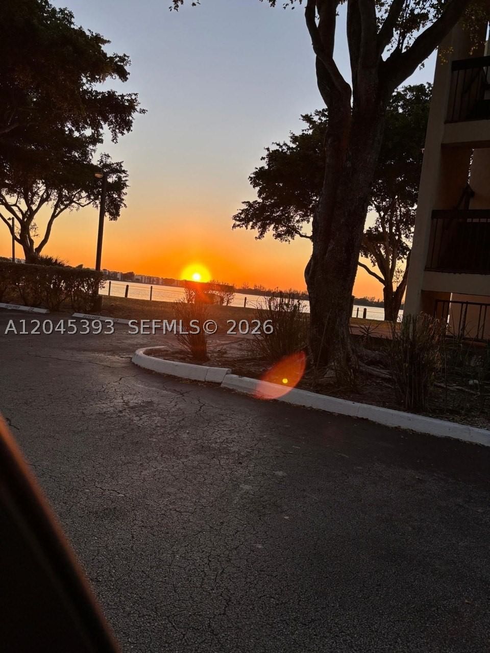 Real estate property located at 109 Lake Emerald Dr #105, Broward, Lake Emerald Condominium, Oakland Park, FL