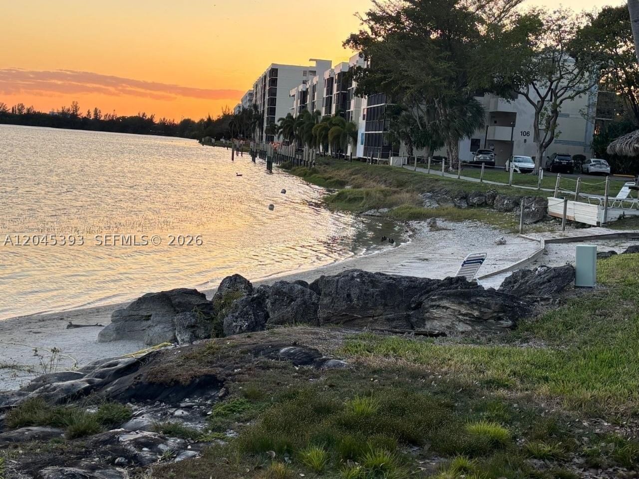 Real estate property located at 109 Lake Emerald Dr #105, Broward, Lake Emerald Condominium, Oakland Park, FL