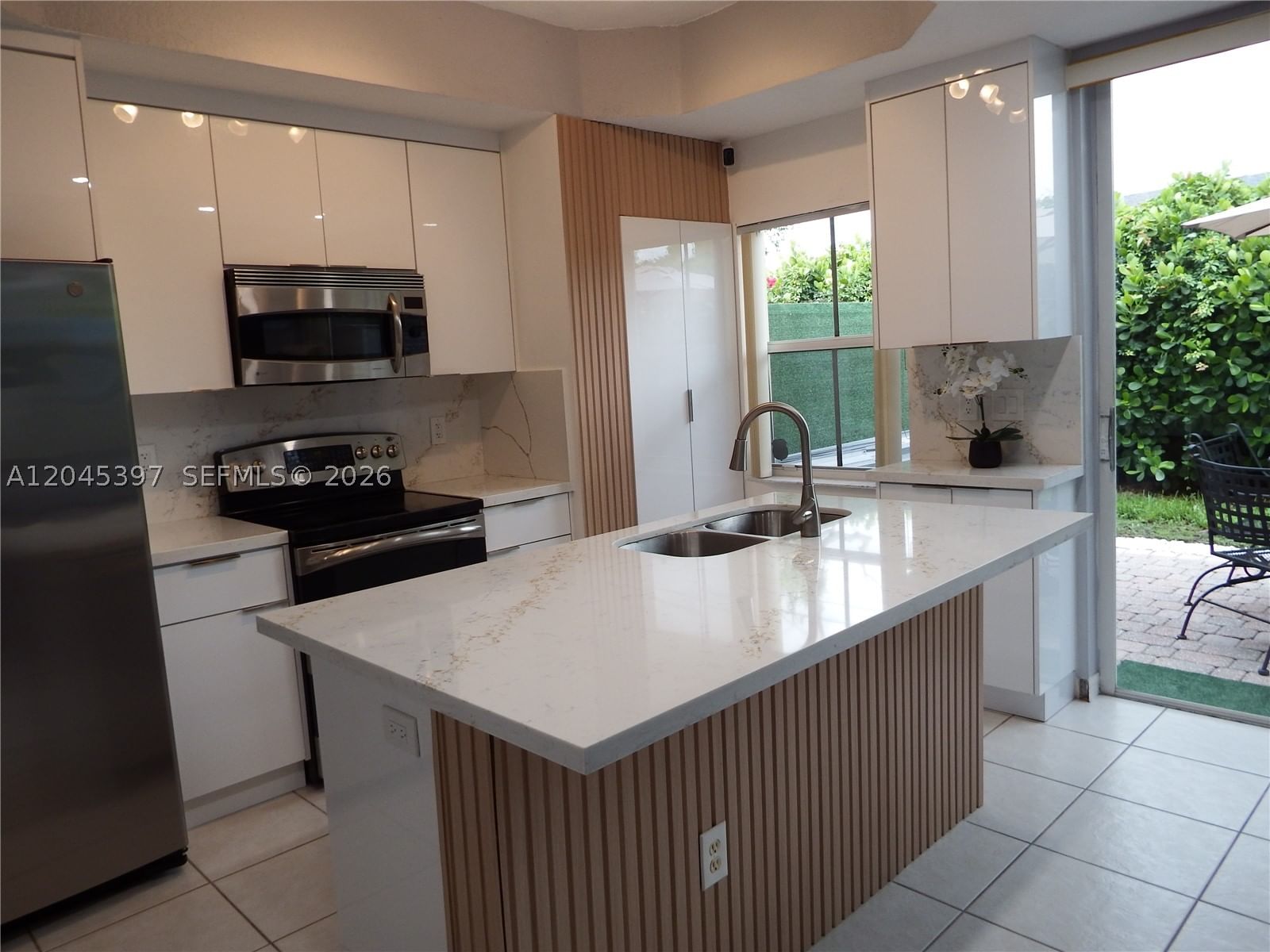 Real estate property located at 4943 Leeward Ln #3204, Broward, Villas At Harbor Isles Co, Dania Beach, FL