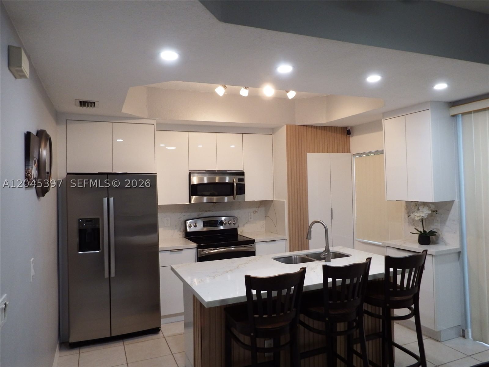 Real estate property located at 4943 Leeward Ln #3204, Broward, Villas At Harbor Isles Co, Dania Beach, FL