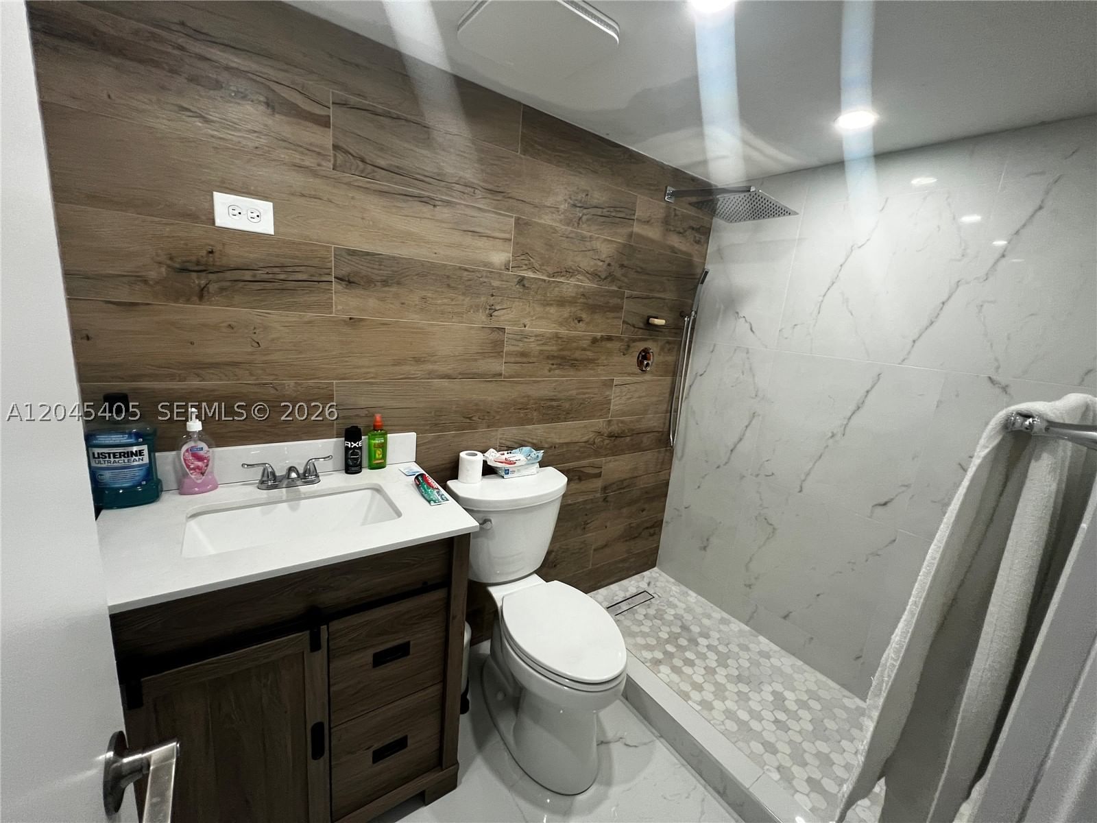 Real estate property located at 11750 18th St #319-1, Miami-dade, International Park I Cond, Miami, FL