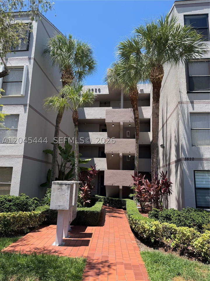 Real estate property located at 8820 132nd Pl #405D-S, Miami-dade, Calusa Club Vilg Bldg D S, Miami, FL
