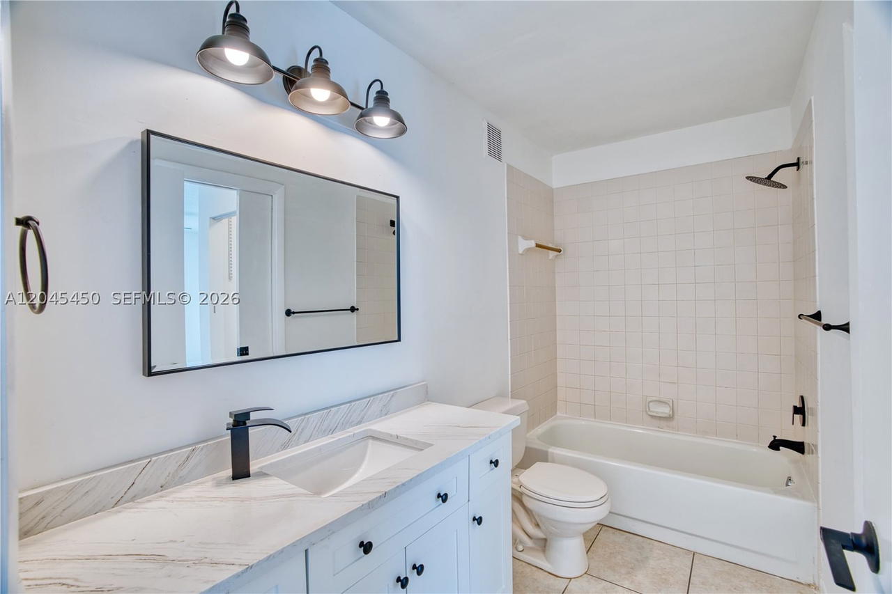 Real estate property located at 10829 3rd Ct B12L, Broward, Images At Pembroke Pointe, Pembroke Pines, FL
