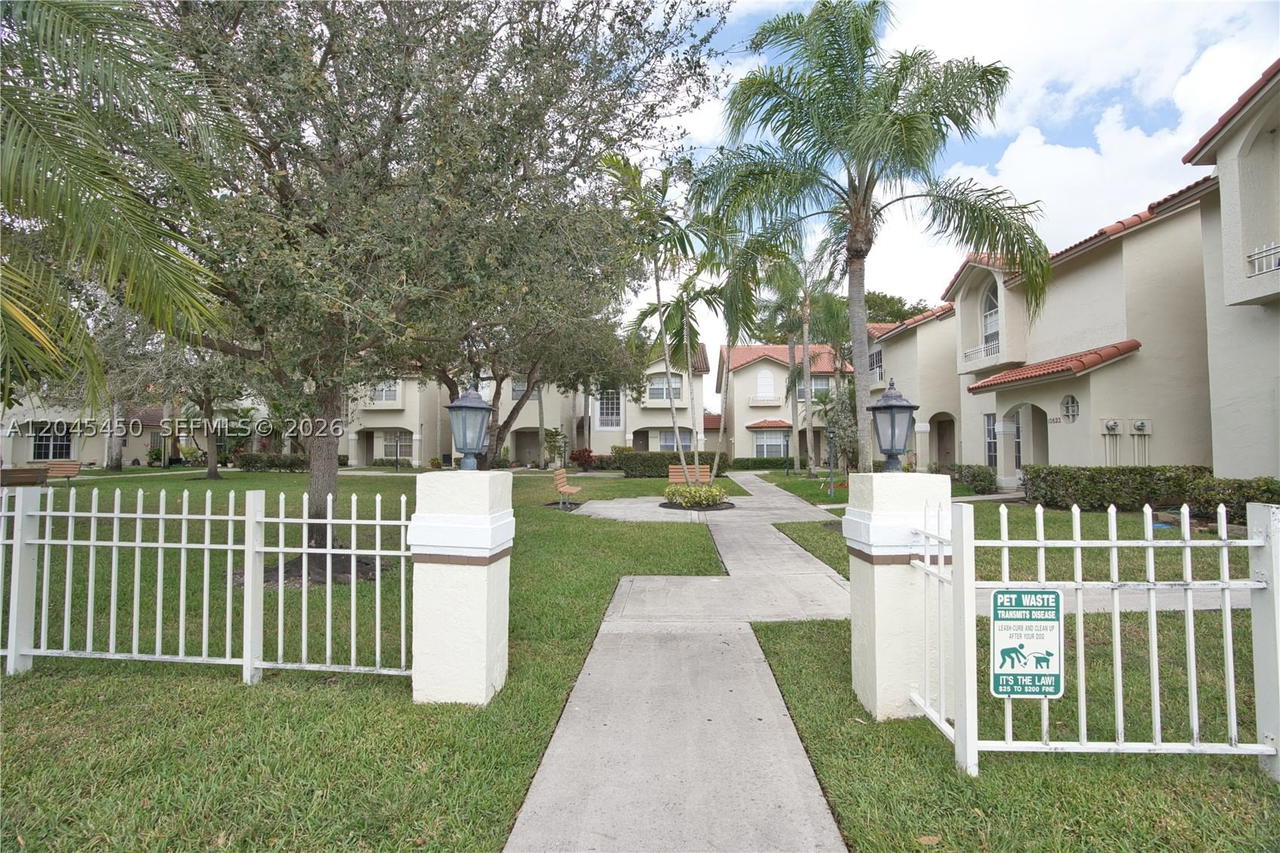 Real estate property located at 10829 3rd Ct B12L, Broward, Images At Pembroke Pointe, Pembroke Pines, FL