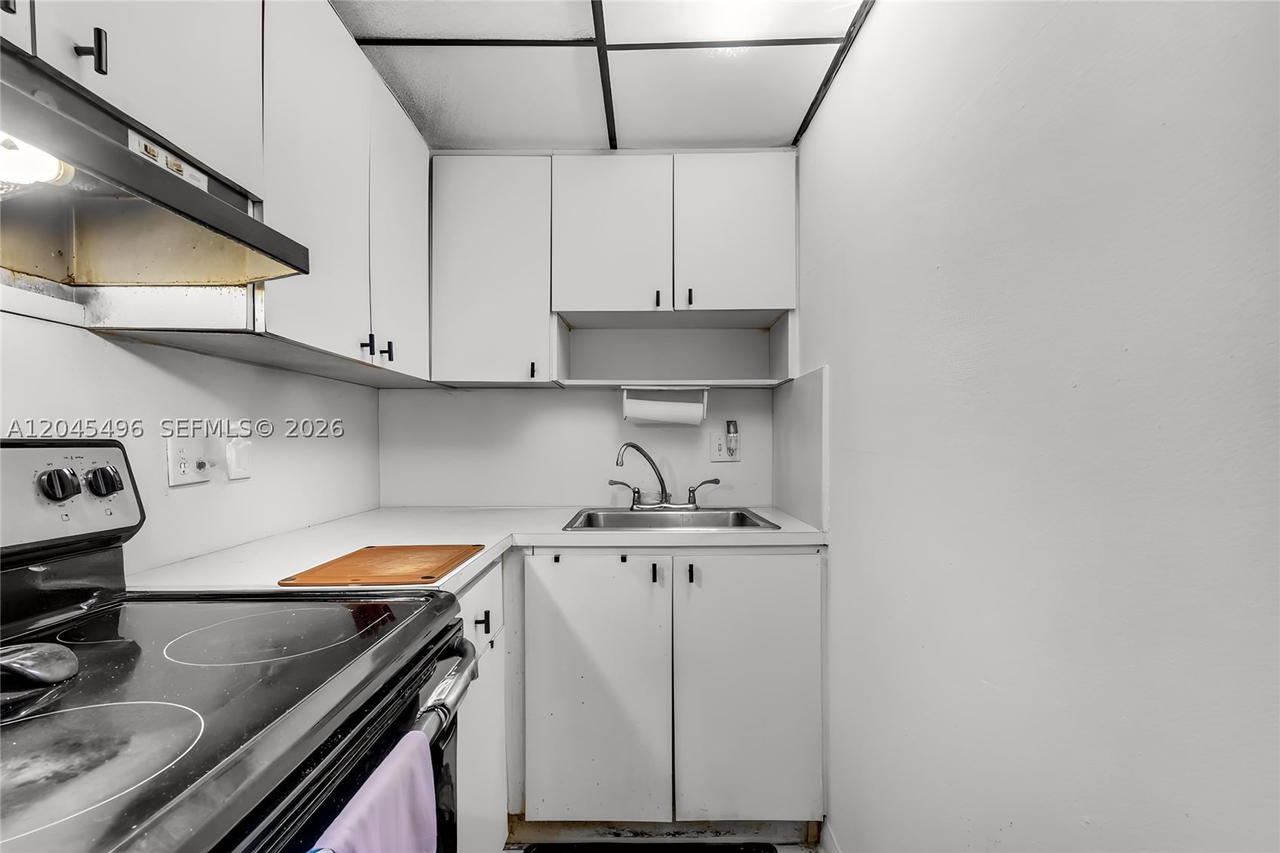 Real estate property located at 899 West Ave #3M, Miami-dade, Baycourt Towers Condo, Miami Beach, FL