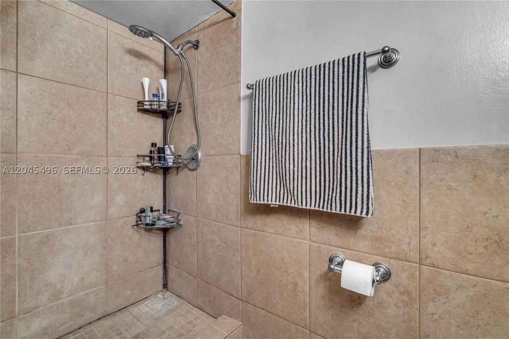 Real estate property located at 899 West Ave #3M, Miami-dade, Baycourt Towers Condo, Miami Beach, FL