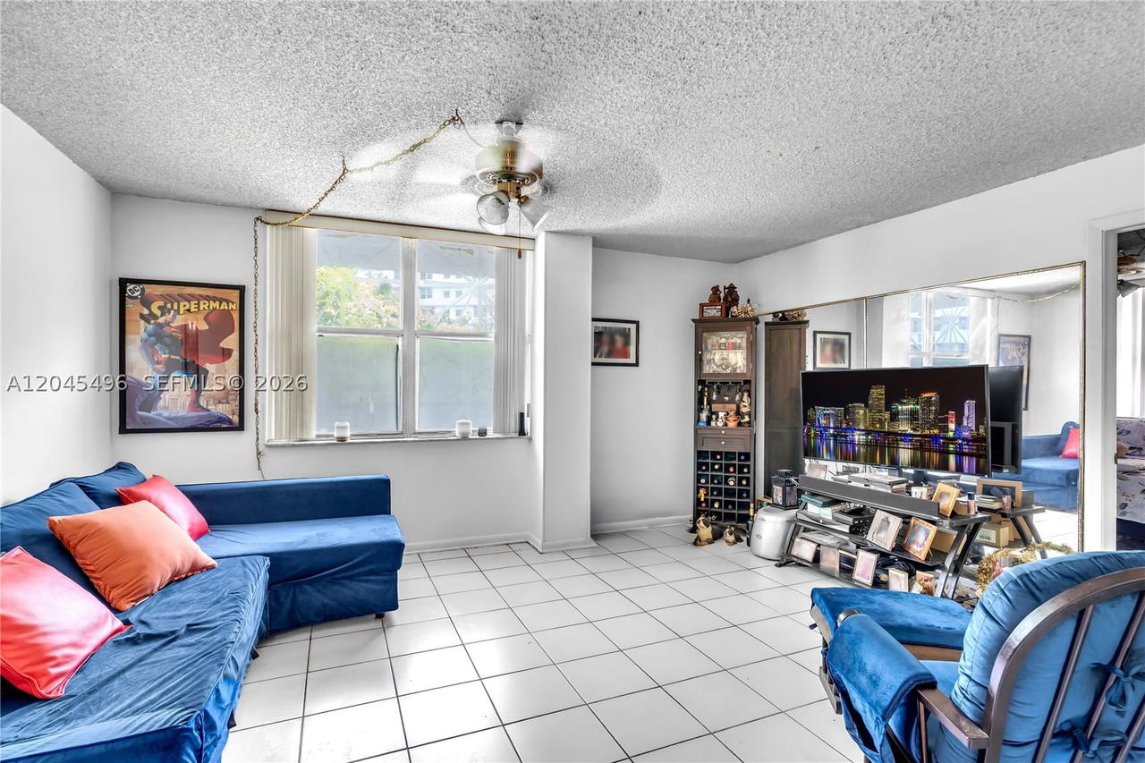 Real estate property located at 899 West Ave #3M, Miami-dade, Baycourt Towers Condo, Miami Beach, FL