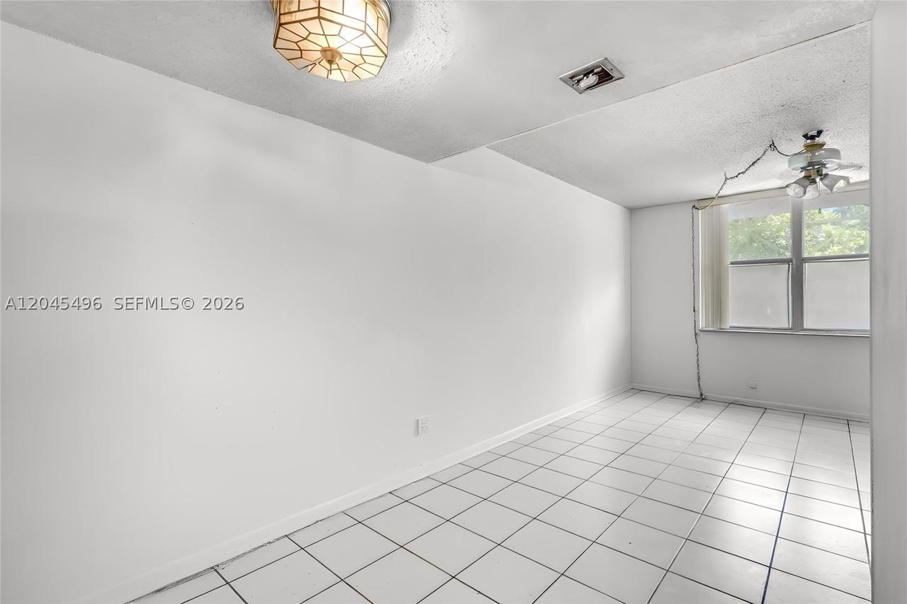Real estate property located at 899 West Ave #3M, Miami-dade, Baycourt Towers Condo, Miami Beach, FL