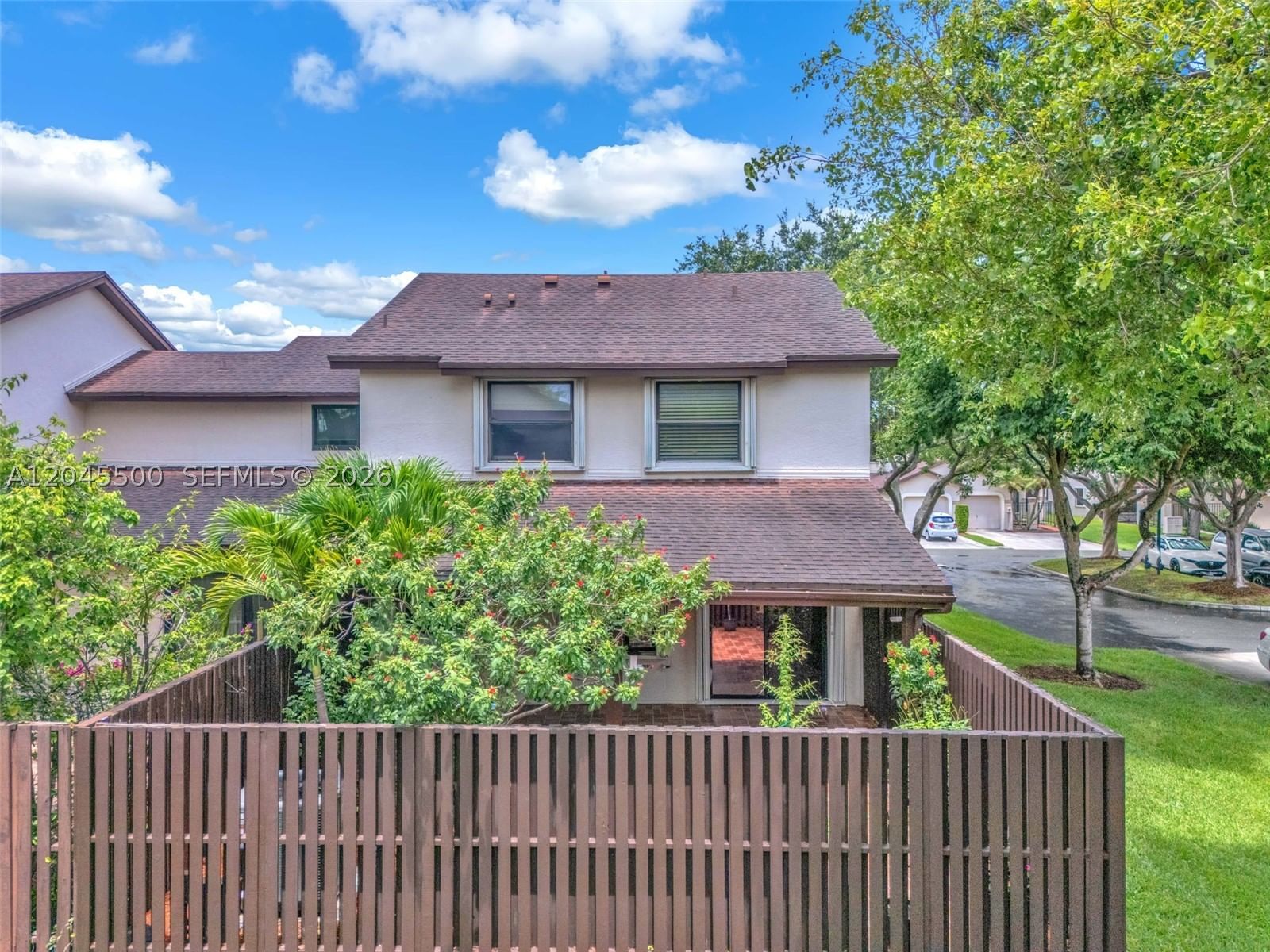 Real estate property located at 10060 137th Ct, Miami-dade, Valencia Townhomes, Miami, FL
