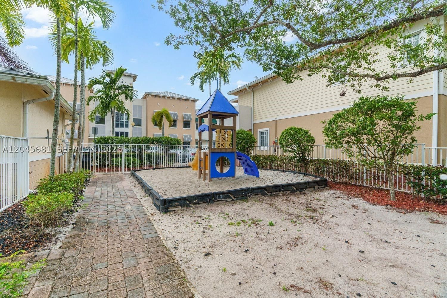Real estate property located at 7432 Willow Grove Pl, Broward, Willow Grove, Davie, FL