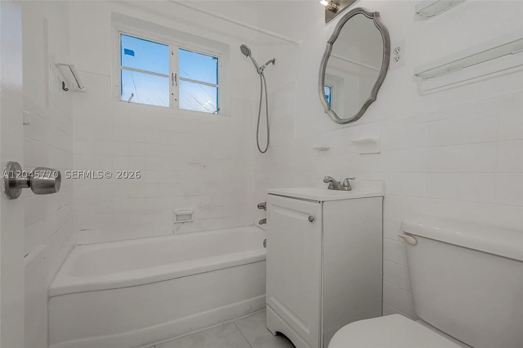 Real estate property located at 8340 Crespi Blvd #20, Miami-dade, Winds Of Nobe Condo, Miami Beach, FL