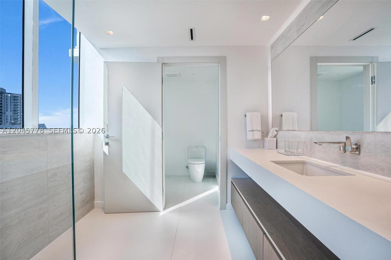 Real estate property located at 3801 Collins Ave #1503, Miami-dade, Mosaic On Miami Beach Con, Miami Beach, FL