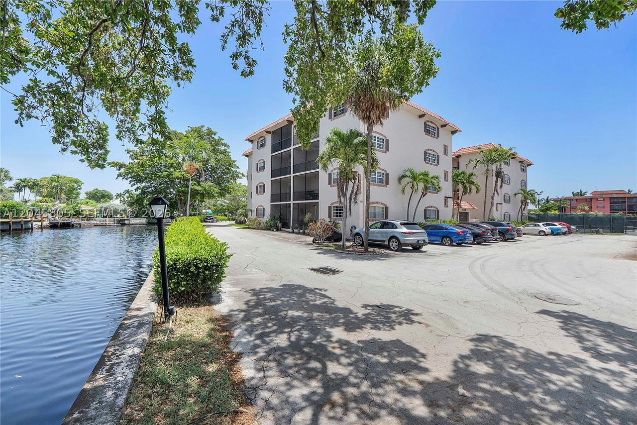 Real estate property located at 610 Tennis Club Dr #104, Broward, Tennis Club Wingfield Con, Fort Lauderdale, FL